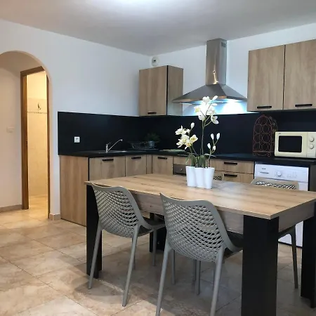 T2 Rez De * Saint-Florent (Corsica)